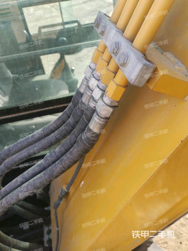 大臂背部俯視（工作和回轉(zhuǎn)裝置）