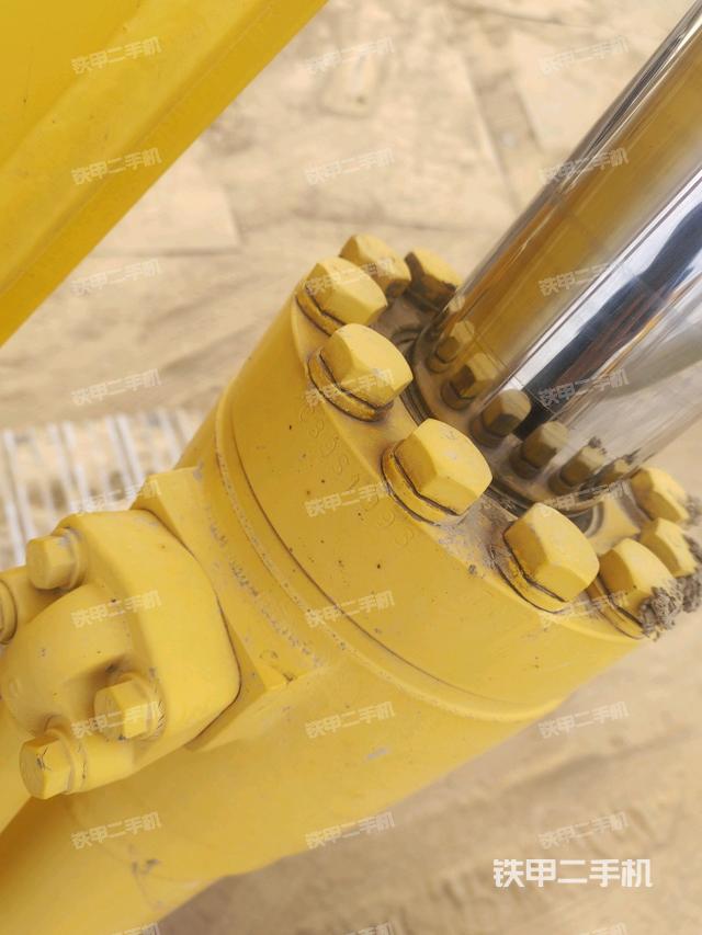 大臂油缸整體?豎拍（工作和回轉(zhuǎn)裝置）