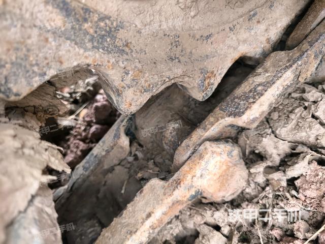 右側(cè)履帶整體?（行走機構(gòu)）