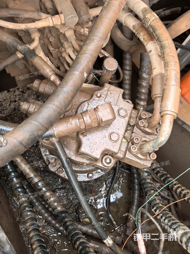 回轉(zhuǎn)馬達（上車部件）