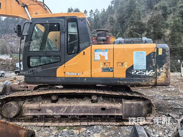 驾驶室整体（整机外观）