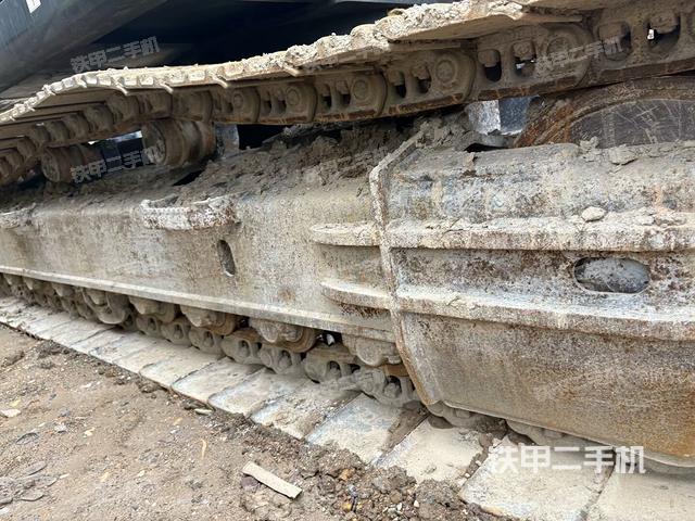 右側(cè)履帶整體(行走機(jī)構(gòu)) 右側(cè)履帶整體(行走機(jī)構(gòu))