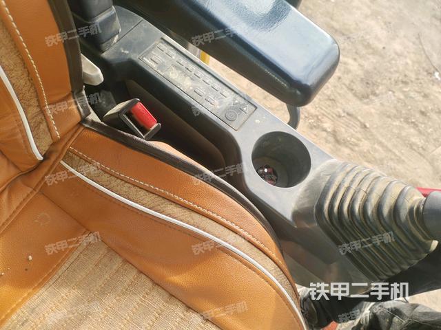 座椅左側(cè)控制臺(tái)/音響/含左手柄（駕駛室部分）