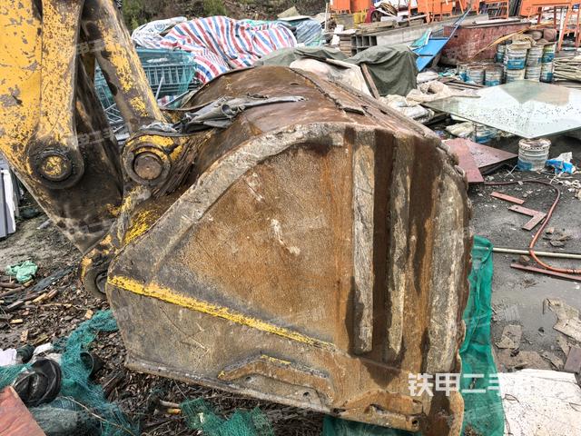 小臂整體左后（工作和回轉(zhuǎn)裝置）