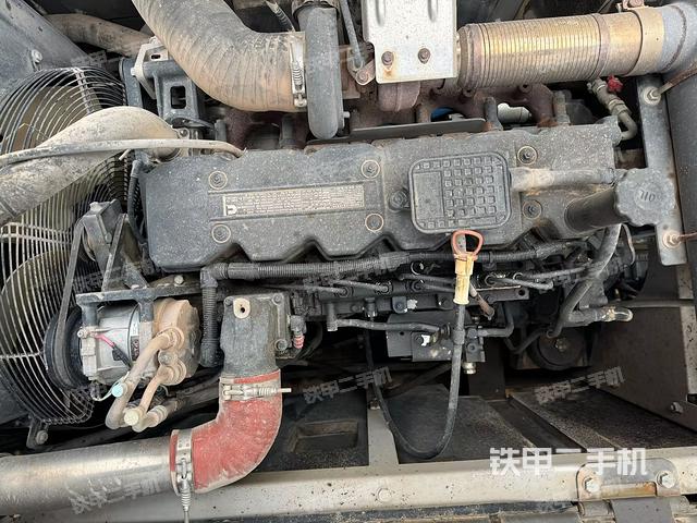 中央回轉接頭特寫(上車部件) 中央回轉接頭特寫(上車部件)