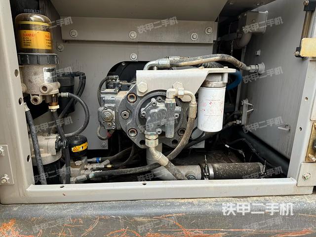 液壓泵斜45?左(大件艙室) 液壓泵斜45?左(大件艙室)