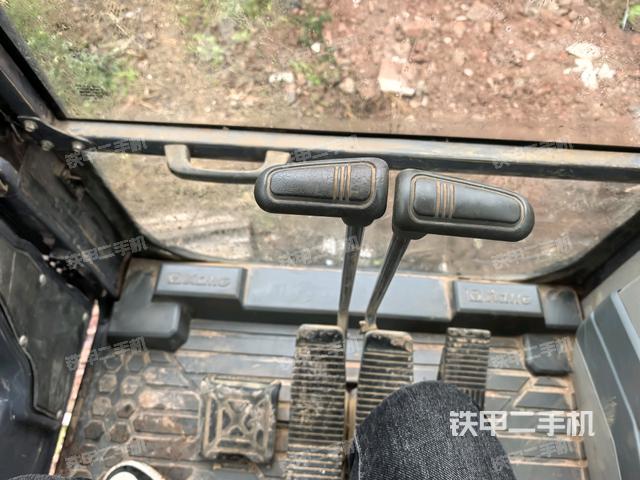 后窗玻璃角標(biāo)（駕駛室部分）