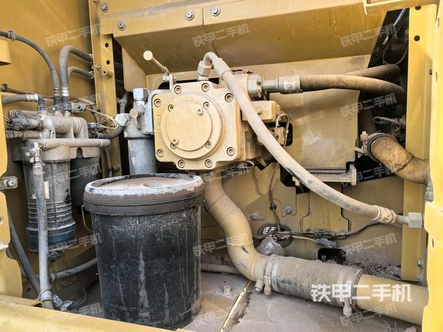 液壓泵斜45?左（大件艙室）