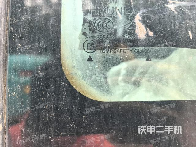 后窗玻璃角標(biāo)（駕駛室部分）