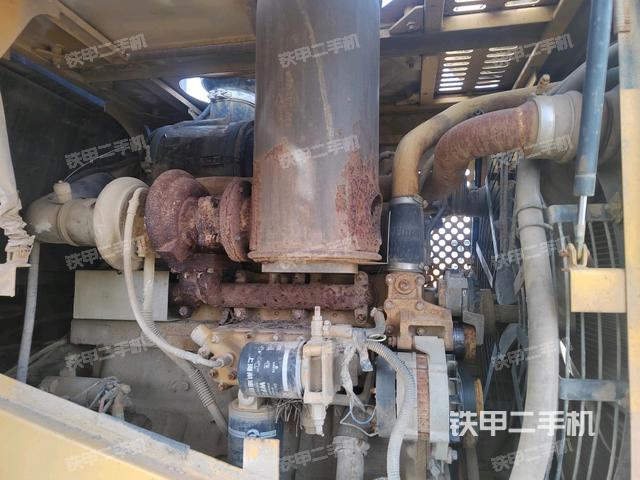 發(fā)動(dòng)機(jī)左側(cè)（整機(jī)外觀及大件）