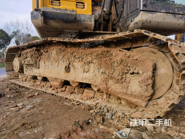 右側(cè)履帶整體?（行走機(jī)構(gòu)）