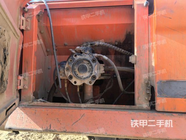 液壓泵斜45?右(大件艙室) 液壓泵斜45?右(大件艙室)