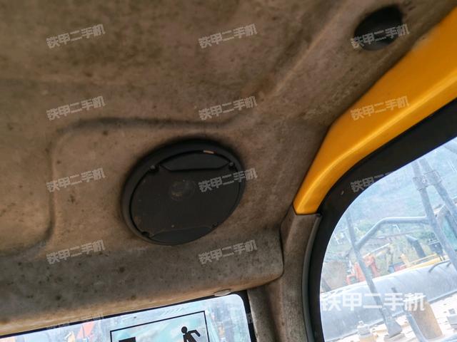 座椅右側(cè)控制臺/鑰匙門/油門/含右手柄(駕駛室部分) 座椅右側(cè)控制臺/鑰匙門/油門/含右手柄(駕駛室部分)