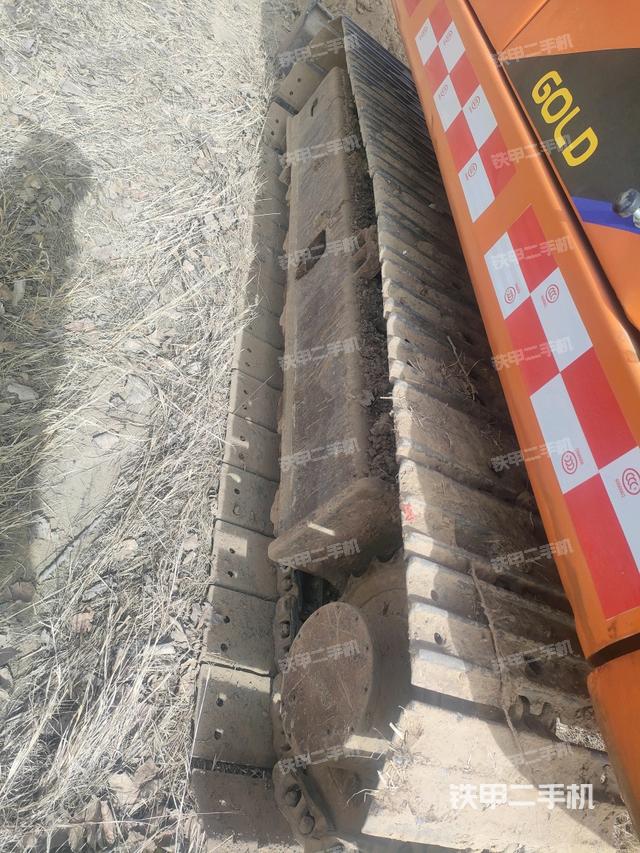 单侧履带整体（整机外观）