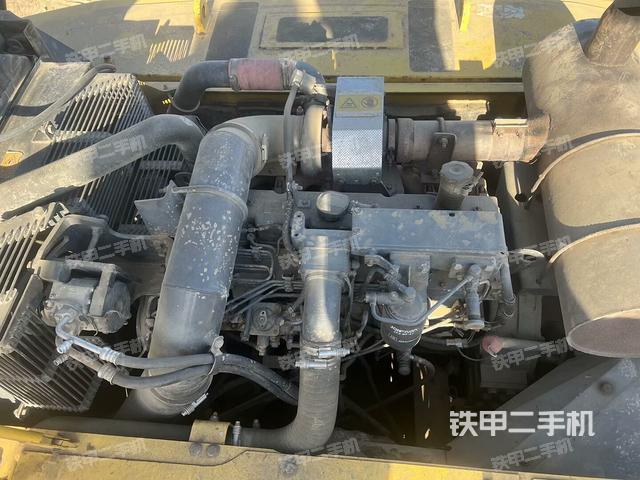 發(fā)動機整體俯視(整機外觀) 發(fā)動機整體俯視(整機外觀)
