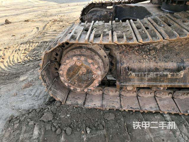 左驅(qū)動(dòng)輪（行走機(jī)構(gòu)）