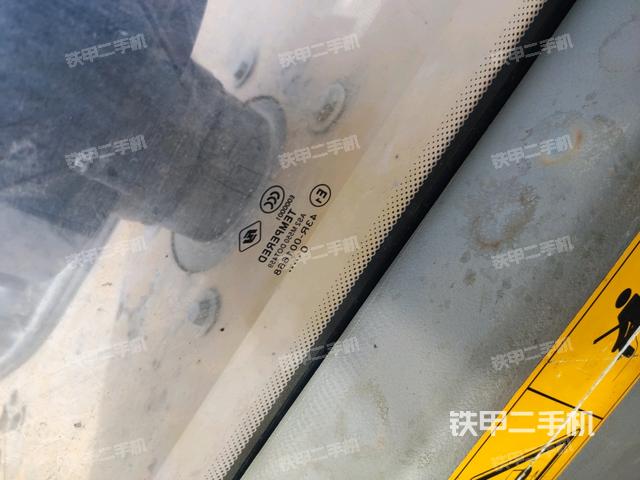 右側(cè)玻璃角標(biāo)(駕駛室部分) 右側(cè)玻璃角標(biāo)(駕駛室部分)