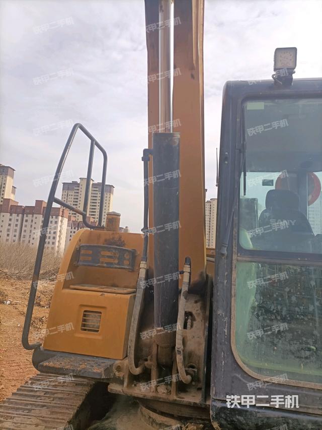 大臂根部?斜（工作和回轉(zhuǎn)裝置）