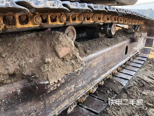 單側(cè)履帶整體（整機(jī)外觀）