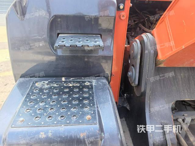 左側(cè)行走馬達(dá)蓋板(行走機(jī)構(gòu)) 左側(cè)行走馬達(dá)蓋板(行走機(jī)構(gòu))