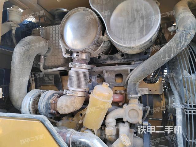 發(fā)動(dòng)機(jī)左側(cè)（整機(jī)外觀及大件）