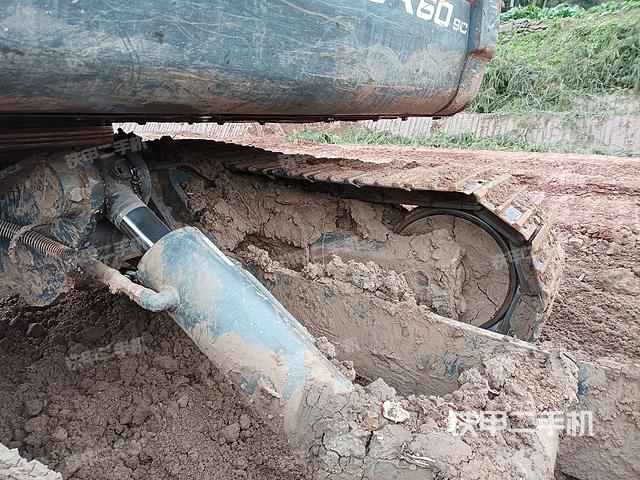 回转马达和主控阀（整机外观）