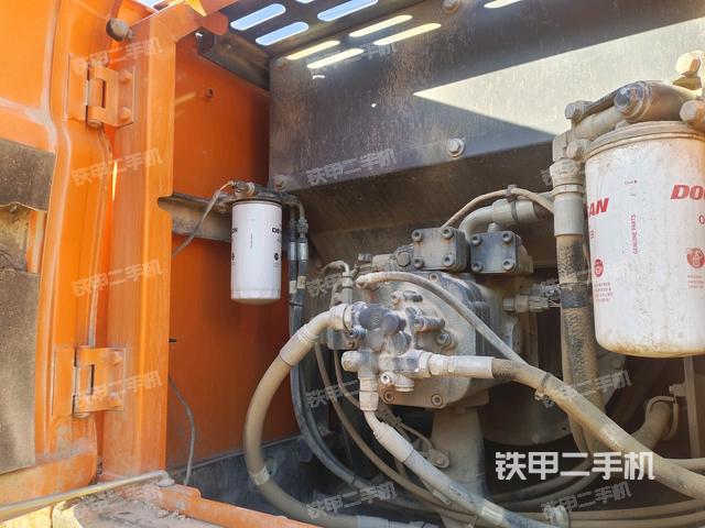液壓泵斜45?左(大件艙室) 液壓泵斜45?左(大件艙室)