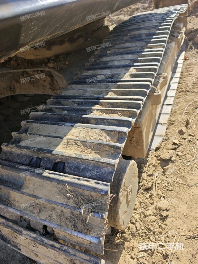 單側(cè)履帶整體（整機(jī)外觀）