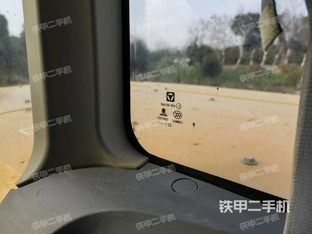 后窗玻璃角標(biāo)（駕駛室部分）