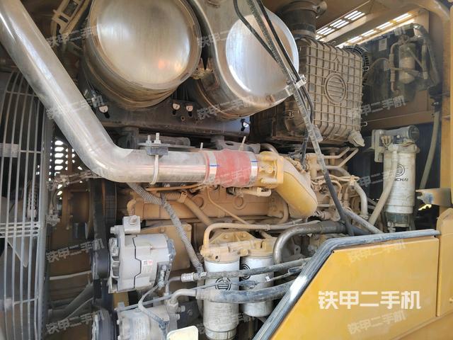 發(fā)動(dòng)機(jī)右側(cè)（整機(jī)外觀及大件）