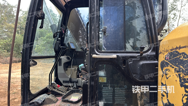 驾驶室整体（整机外观）