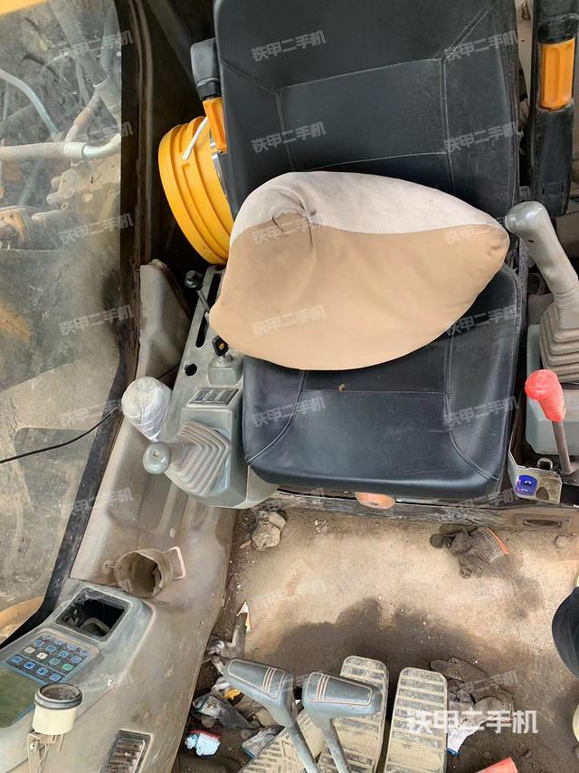 駕駛室整體（整機(jī)外觀）