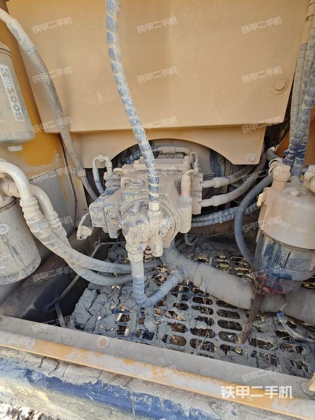 液壓泵艙室正面整體（整機(jī)外觀）