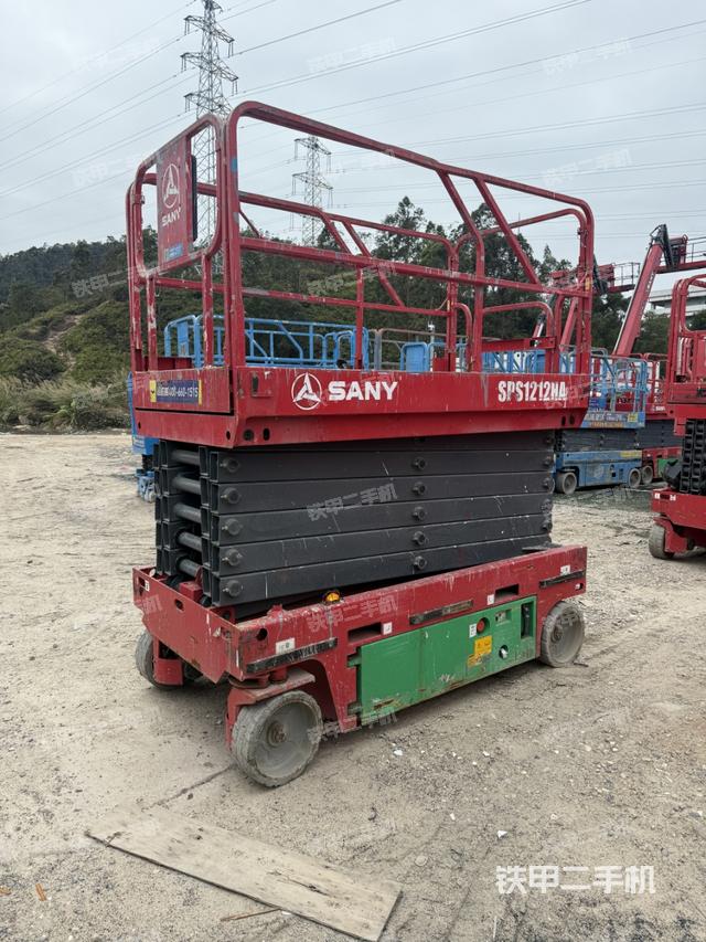 整机右侧（设备外观及核心部件）