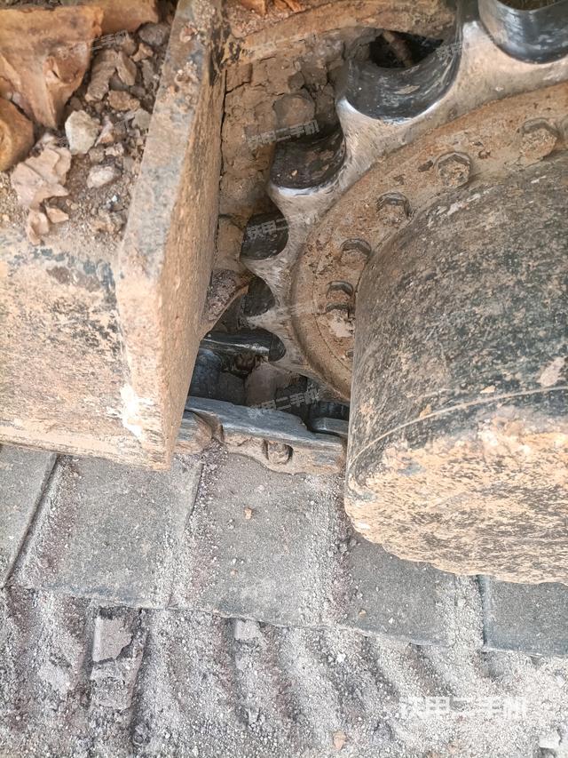 右驅(qū)動(dòng)輪（行走機(jī)構(gòu)）