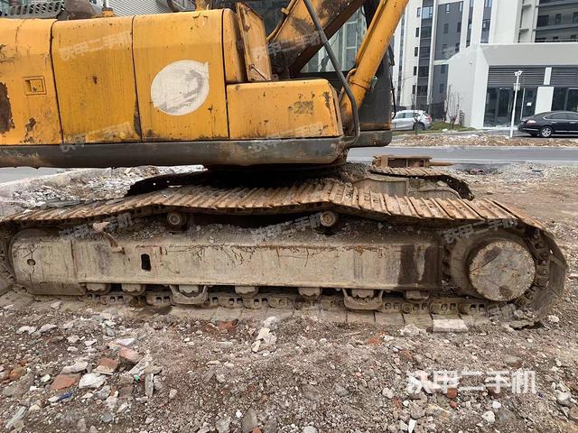 單側(cè)履帶整體（整機(jī)外觀）