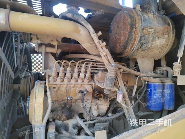 發(fā)動(dòng)機(jī)右側(cè)（整機(jī)外觀及大件）