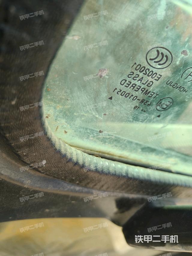 后窗玻璃角標(biāo)（駕駛室部分）