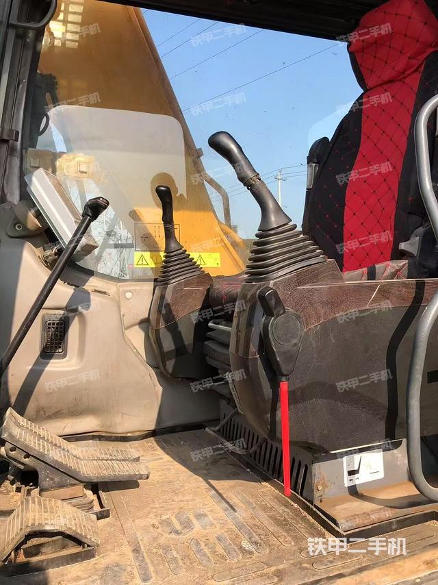 駕駛室整體（整機(jī)外觀）