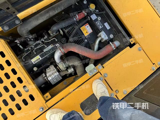 發(fā)動機整體俯視(整機外觀) 發(fā)動機整體俯視(整機外觀)