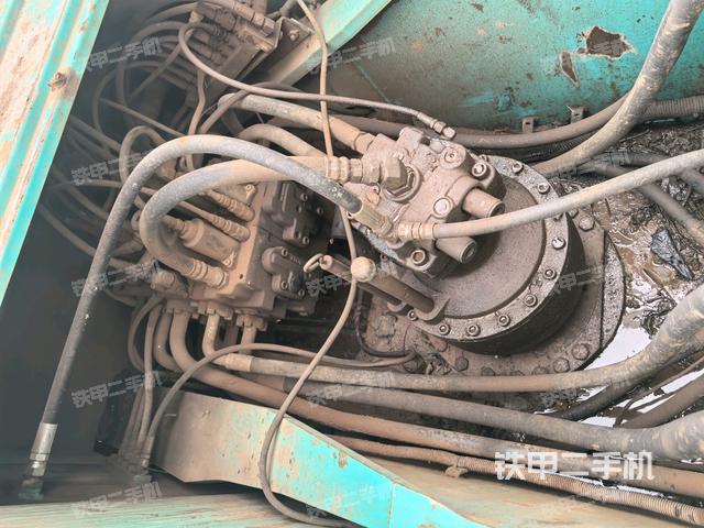 回轉(zhuǎn)馬達(dá)（上車部件）