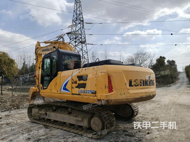 龙工LG6205E挖掘机的设备实拍-第3张实拍照片