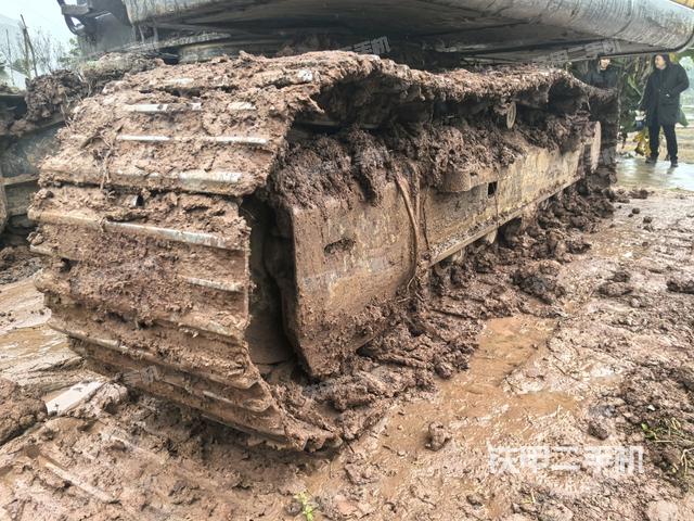 左側(cè)履帶整體?（行走機(jī)構(gòu)）