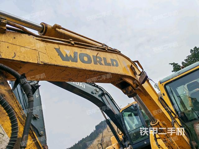 鏟斗右后整體(工作和回轉(zhuǎn)裝置) 鏟斗右后整體(工作和回轉(zhuǎn)裝置)