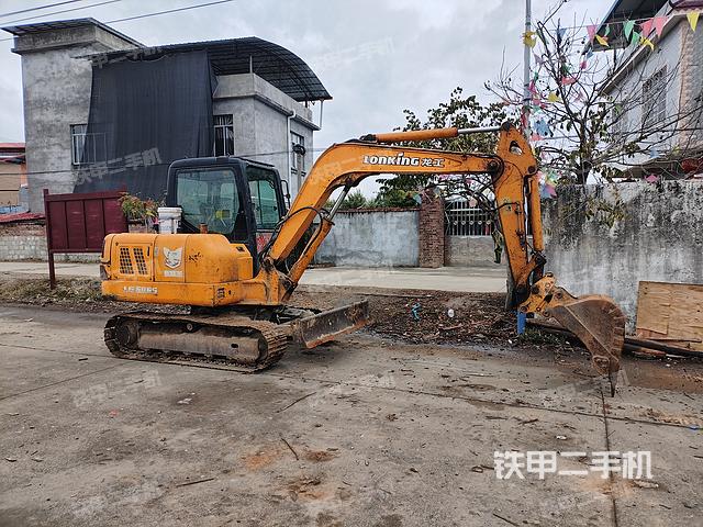 驾驶室整体（整机外观）