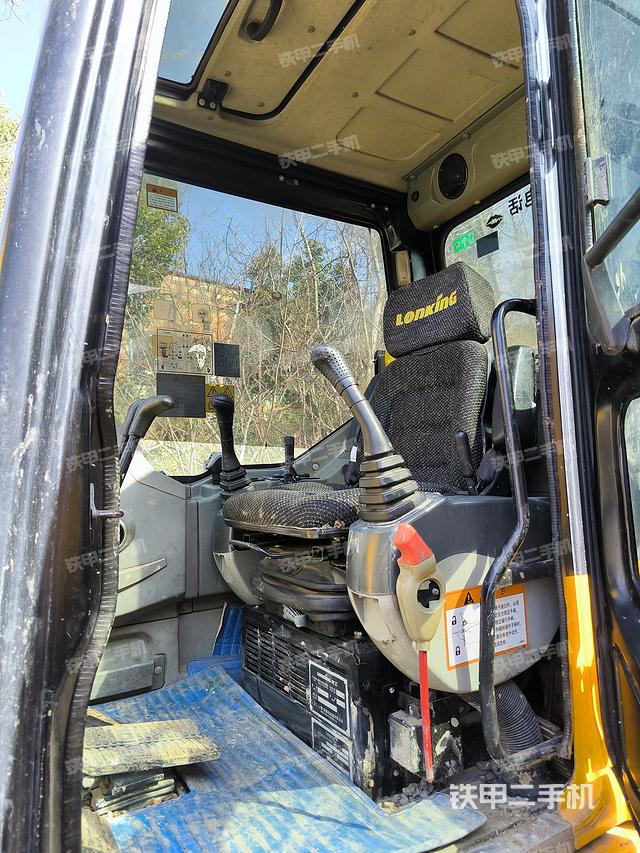 驾驶室整体（整机外观）