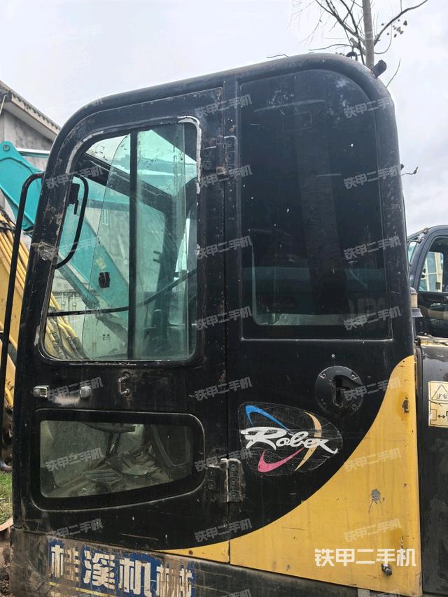 ?駕駛室正側(cè)（駕駛室部分）