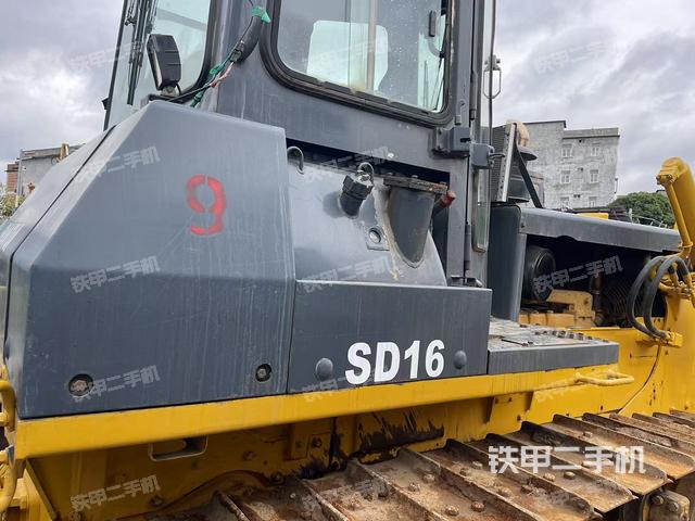 整機(jī)右側(cè)(設(shè)備外觀及核心部件) 整機(jī)右側(cè)(設(shè)備外觀及核心部件)