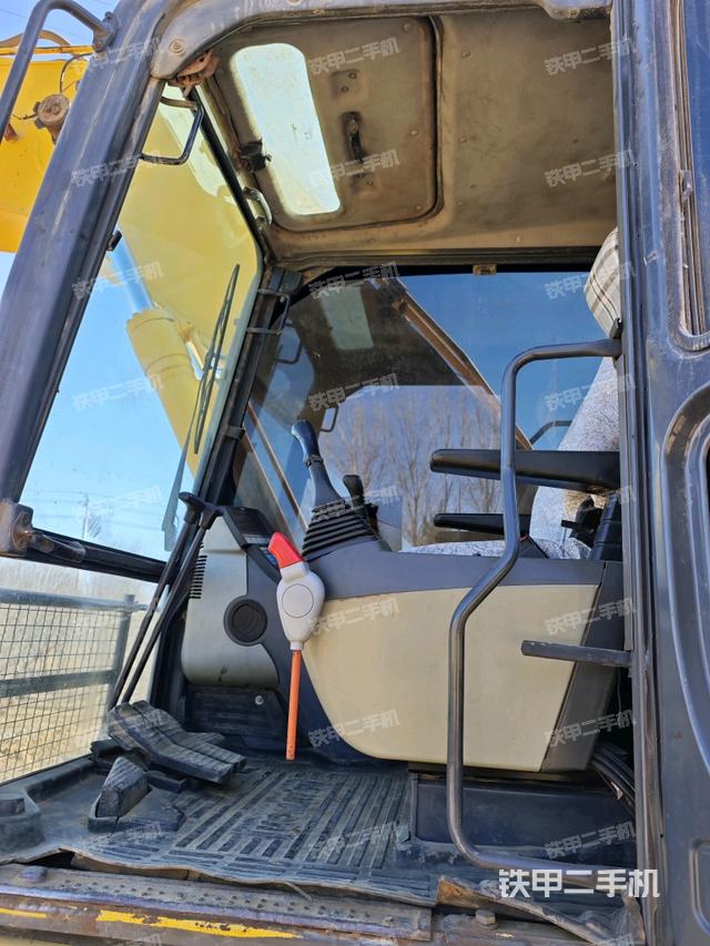 駕駛室整體（整機外觀）