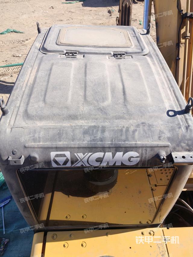 駕駛室頂部（整機外觀）